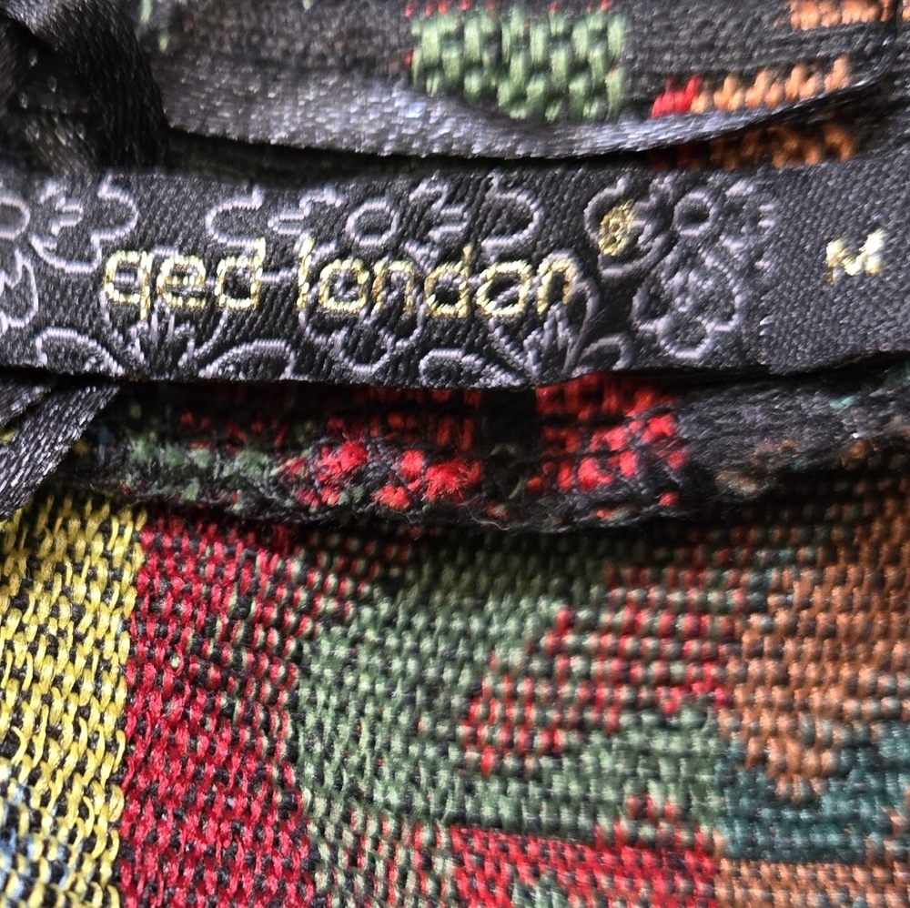 QED LONDON Lightweight Geometric Pattern Jacket. Size Medium - Picture 10 of 13